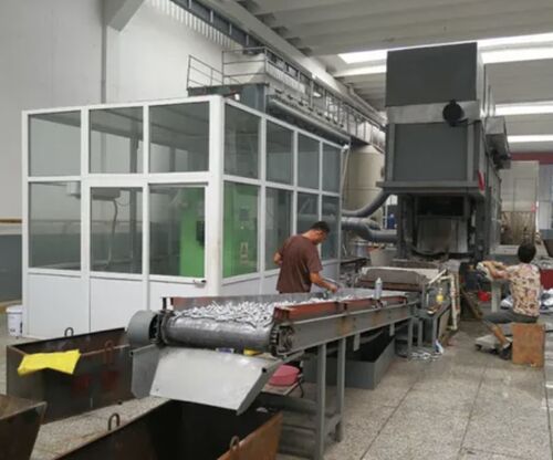 के बारे में नवीनतम कंपनी का मामला थाईलैंड में एक राजमार्ग सुरक्षा रेल निर्माता को गर्म डुबकी गैल्वनाइजिंग उपकरण दिया गया